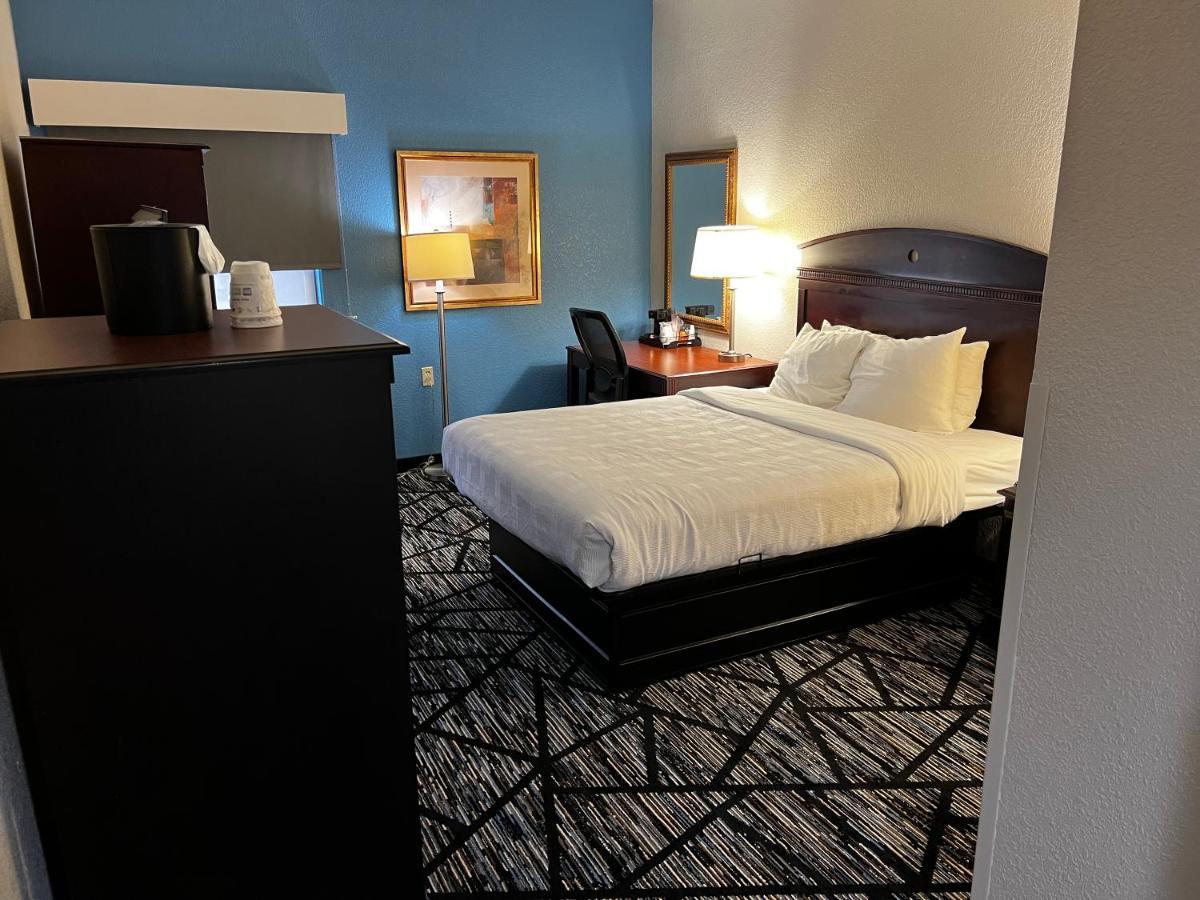Hotel Baymont By Wyndham Monroe Ohio Esterno foto